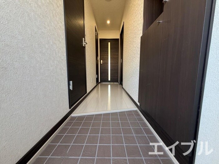 物件内観写真10　(玄関)