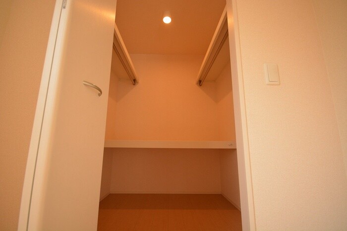 物件内観写真8　(収納)