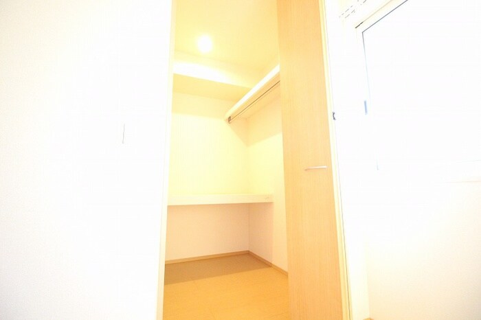 物件内観写真8　(収納)