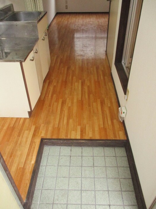 物件内観写真7　(玄関)