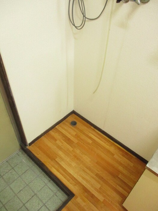 物件内観写真8　(洗濯機置場)