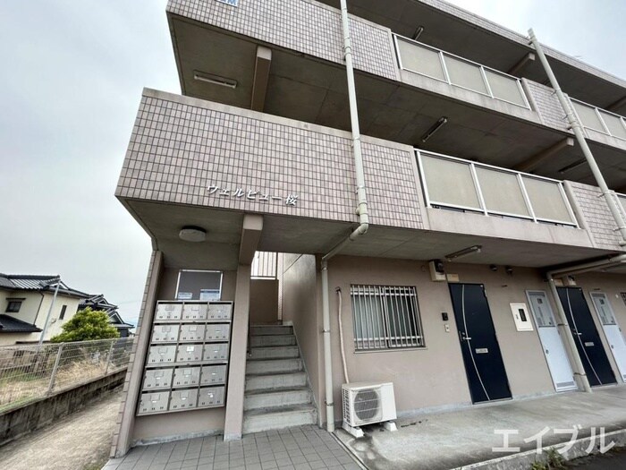 物件外観写真5　(エントランス部分)