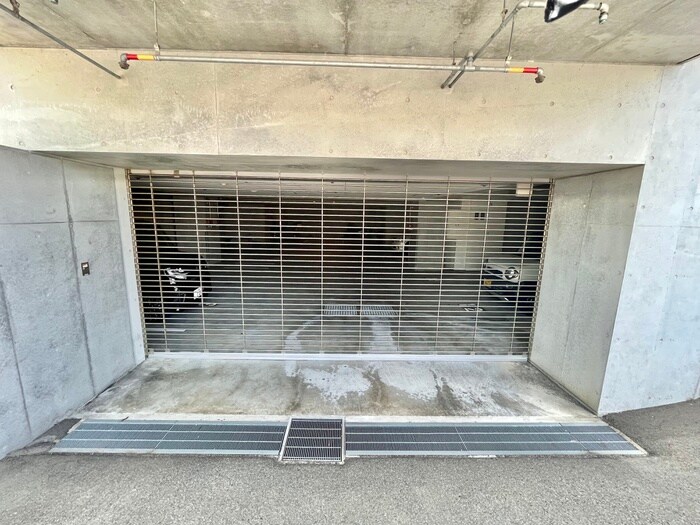 物件外観写真4　(駐車場)