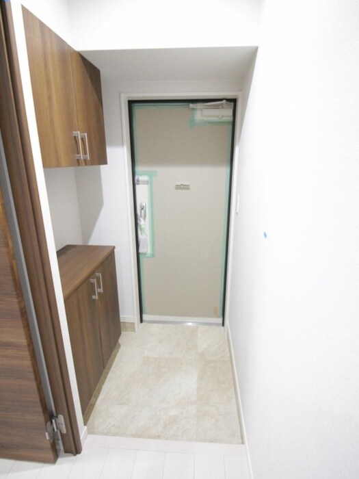 物件内観写真13　(玄関)