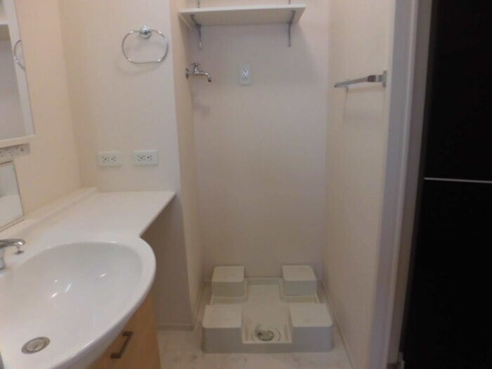 物件内観写真13　(洗濯機置場)