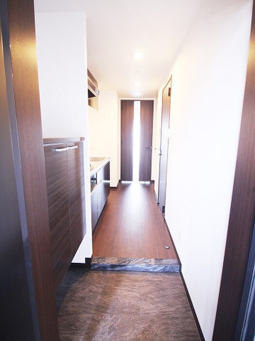 物件内観写真7　(玄関)