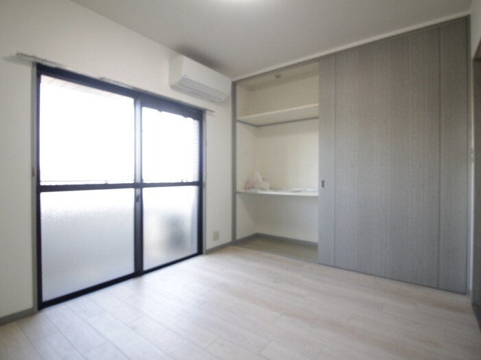 物件内観写真9　(居室)