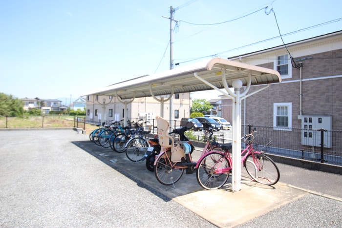 物件外観写真6　(駐輪場)