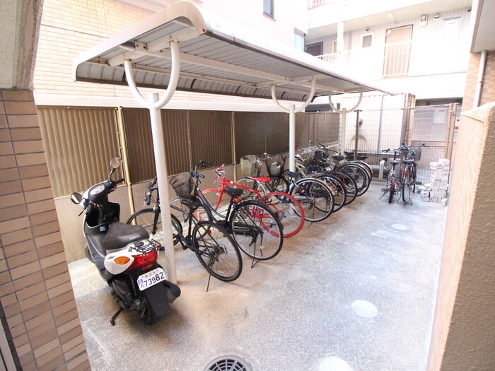 物件外観写真6　(駐輪場)