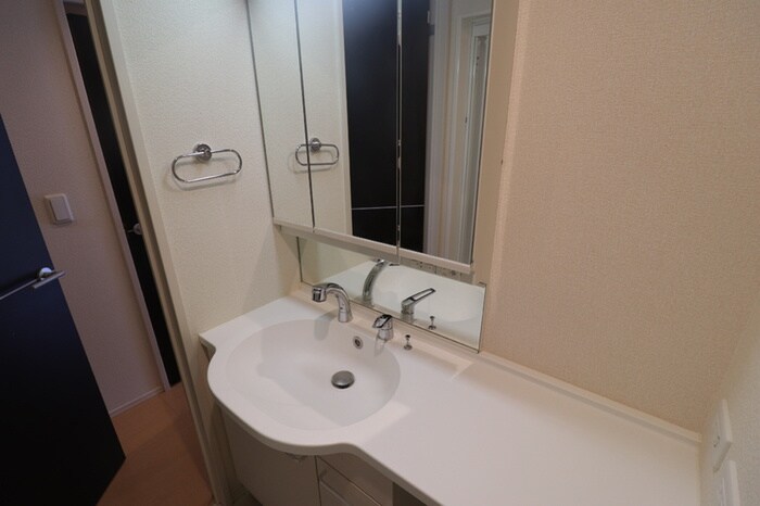 物件内観写真11　(洗面)