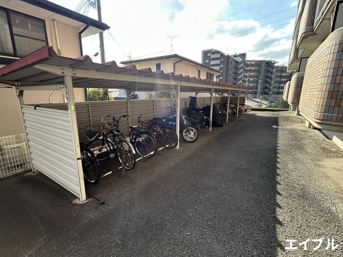物件外観写真6　(駐輪場)
