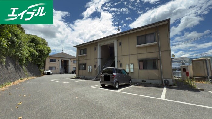 物件外観写真2　(駐車場)