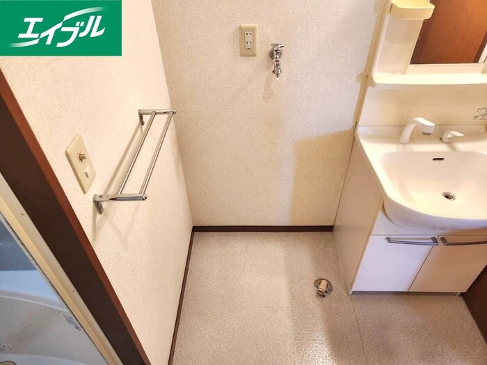 物件内観写真21　(洗濯機置場)