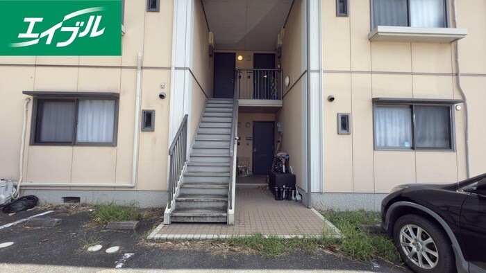 物件外観写真4　(エントランス部分)