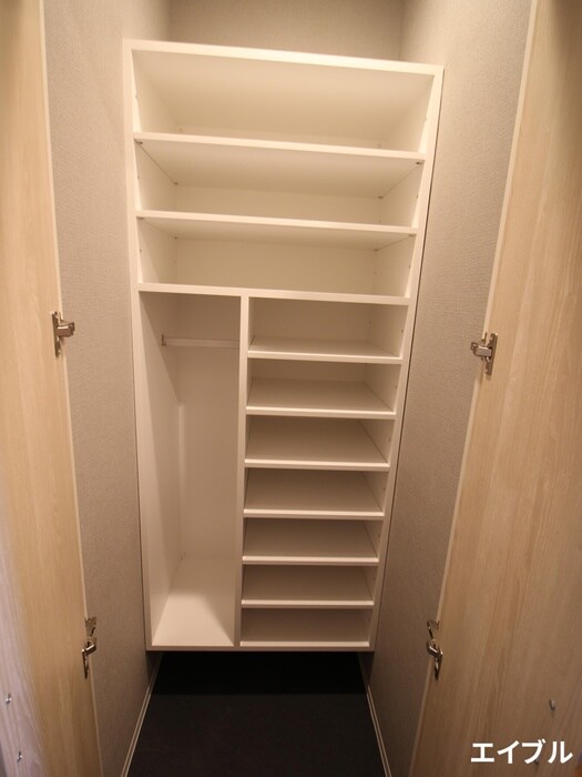 物件内観写真13　(靴箱)