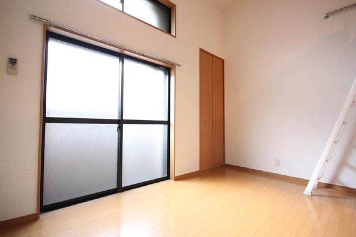 物件内観写真2　(居室)