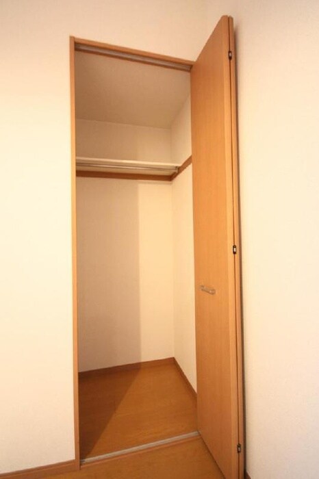 物件内観写真4　(収納)