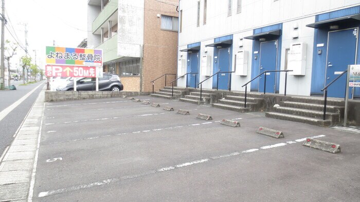 物件外観写真2　(駐車場)