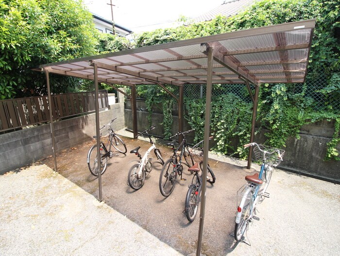物件外観写真2　(駐輪場)