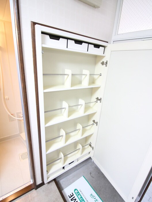 物件内観写真15　(靴箱)