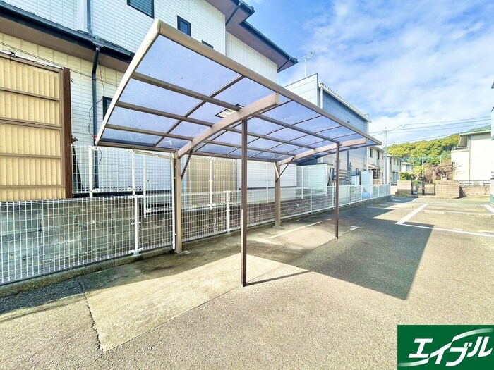 物件外観写真3　(駐輪場)