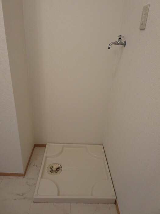 物件内観写真9　(洗濯機置場)