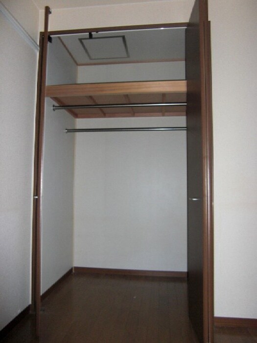物件内観写真6　(収納)