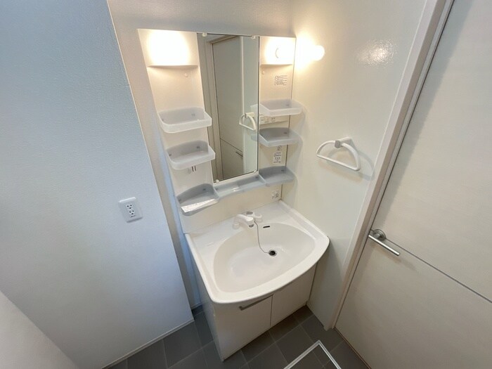 物件内観写真10　(洗面)