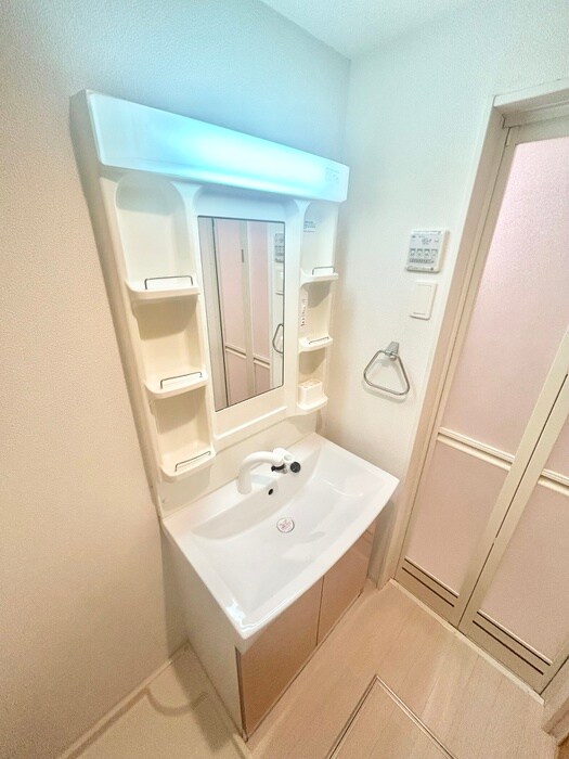 物件内観写真9　(洗面)