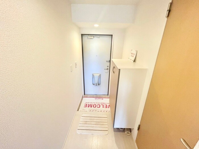 物件内観写真11　(玄関)