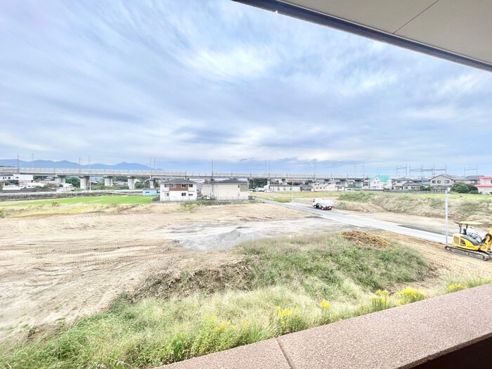 物件内観写真11　(室内からの展望)