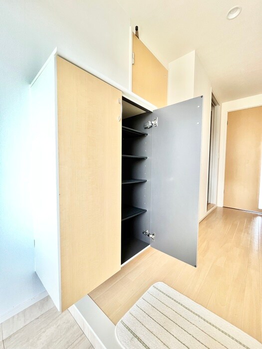 物件内観写真13　(靴箱)