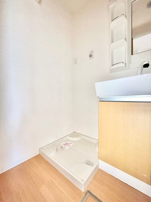 物件内観写真15　(洗濯機置場)