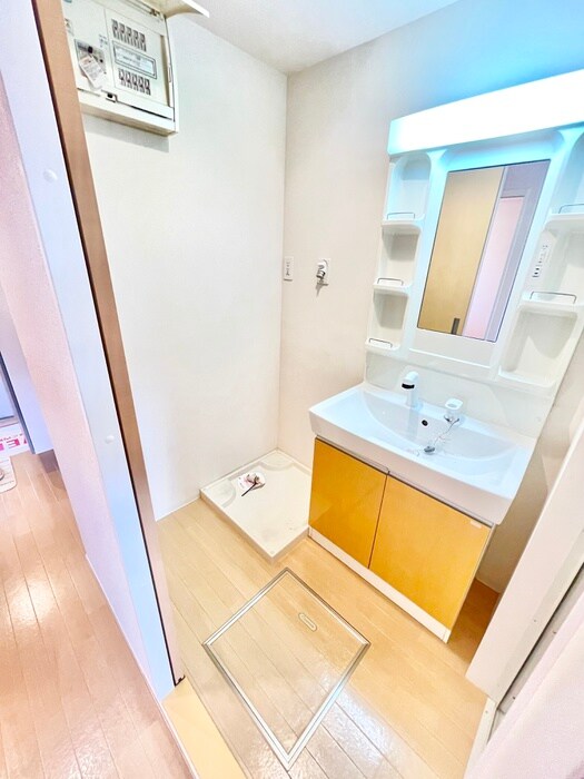 物件内観写真17　(洗濯機置場)