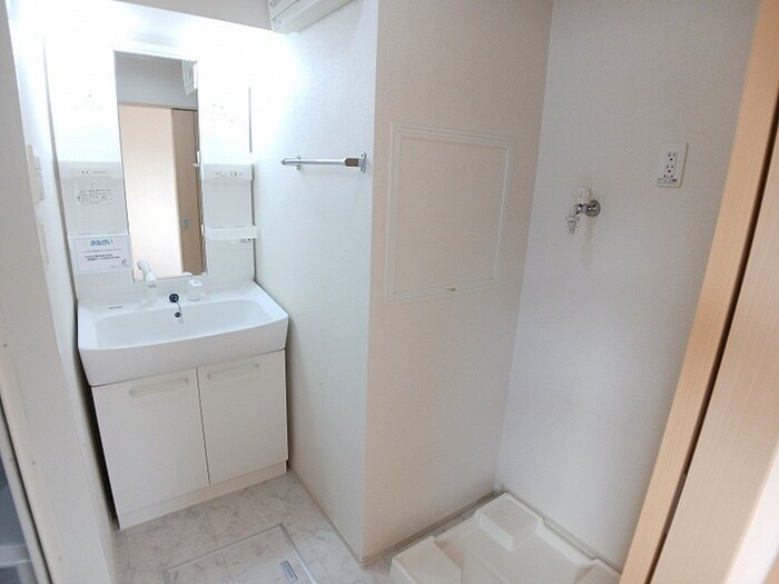 物件内観写真8　(洗面)