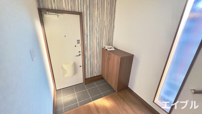 物件内観写真13　(玄関)