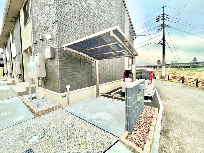 物件外観写真3　(駐輪場)