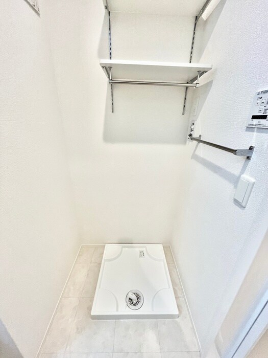 物件内観写真16　(洗濯機置場)