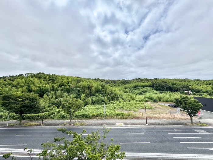 物件内観写真15　(室内からの展望)