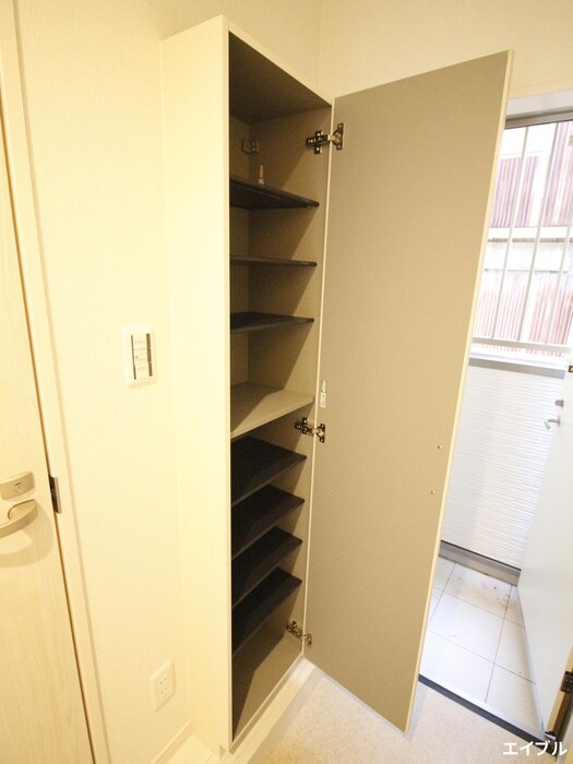 物件内観写真15　(靴箱)