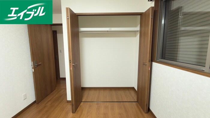 物件内観写真12　(収納)