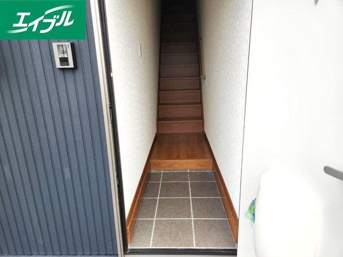 物件内観写真16　(玄関)