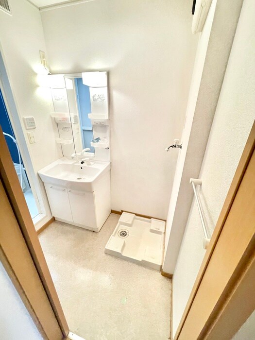 物件内観写真17　(洗濯機置場)