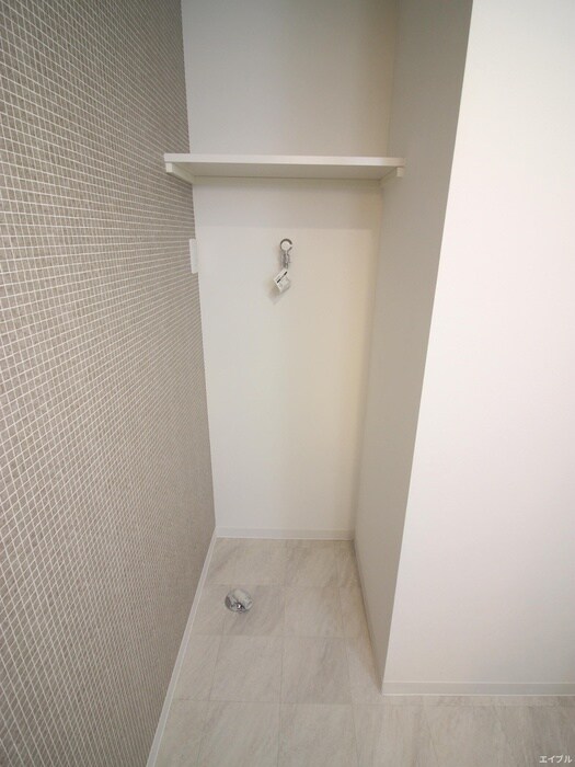 物件内観写真16　(洗濯機置場)