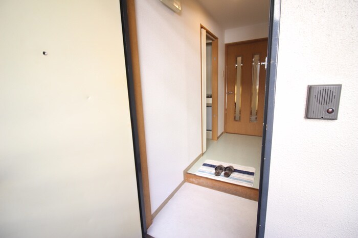物件内観写真10　(玄関)