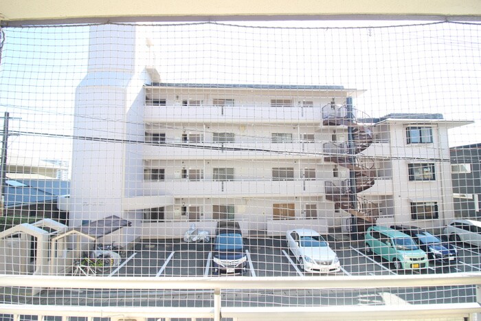 物件内観写真11　(室内からの展望)