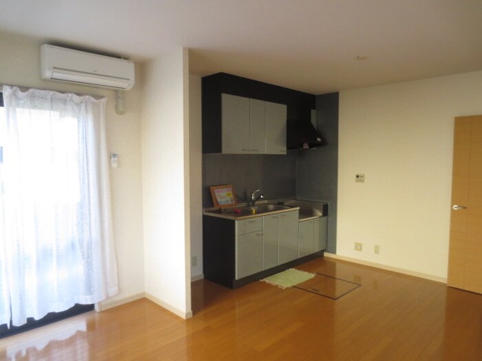 物件内観写真3　(居室)