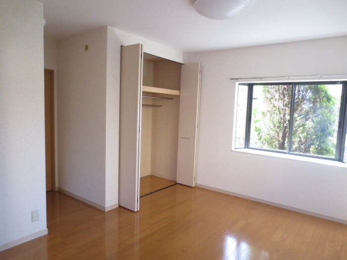 物件内観写真4　(居室)