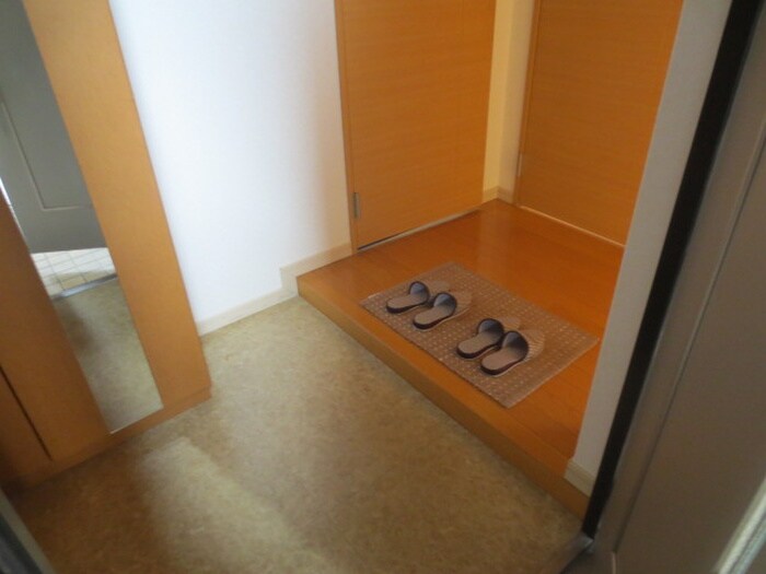 物件内観写真11　(玄関)