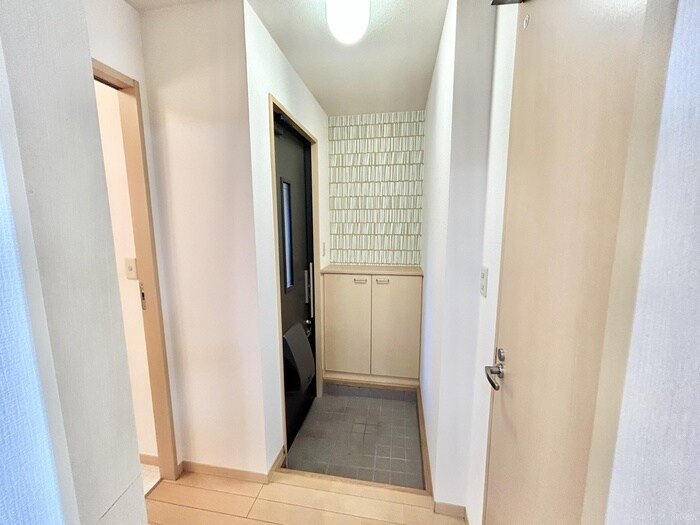 物件内観写真12　(玄関)